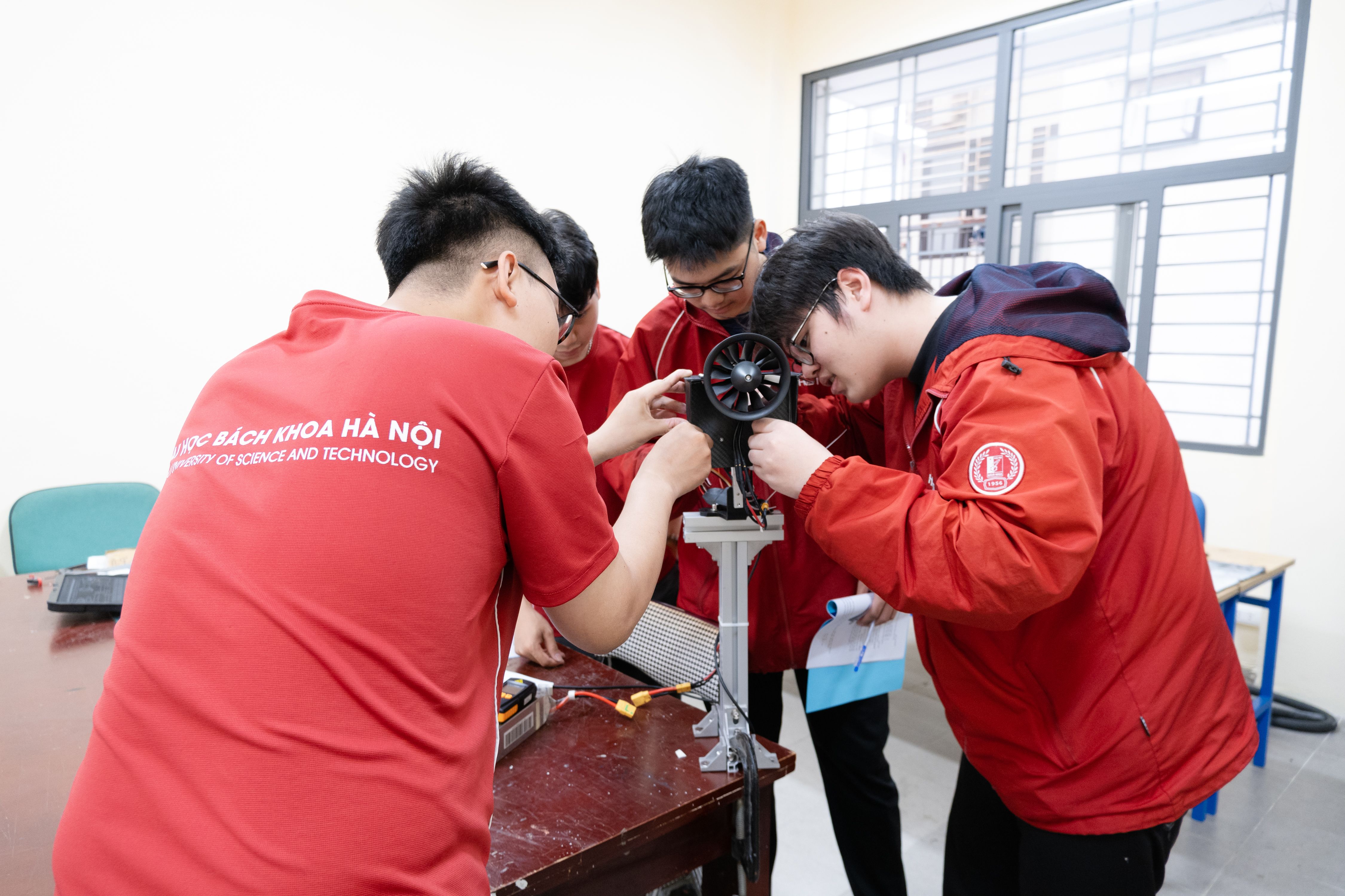 HAECO signs MoU with HUST to advance aviation training in Vietnam_3.jpg
