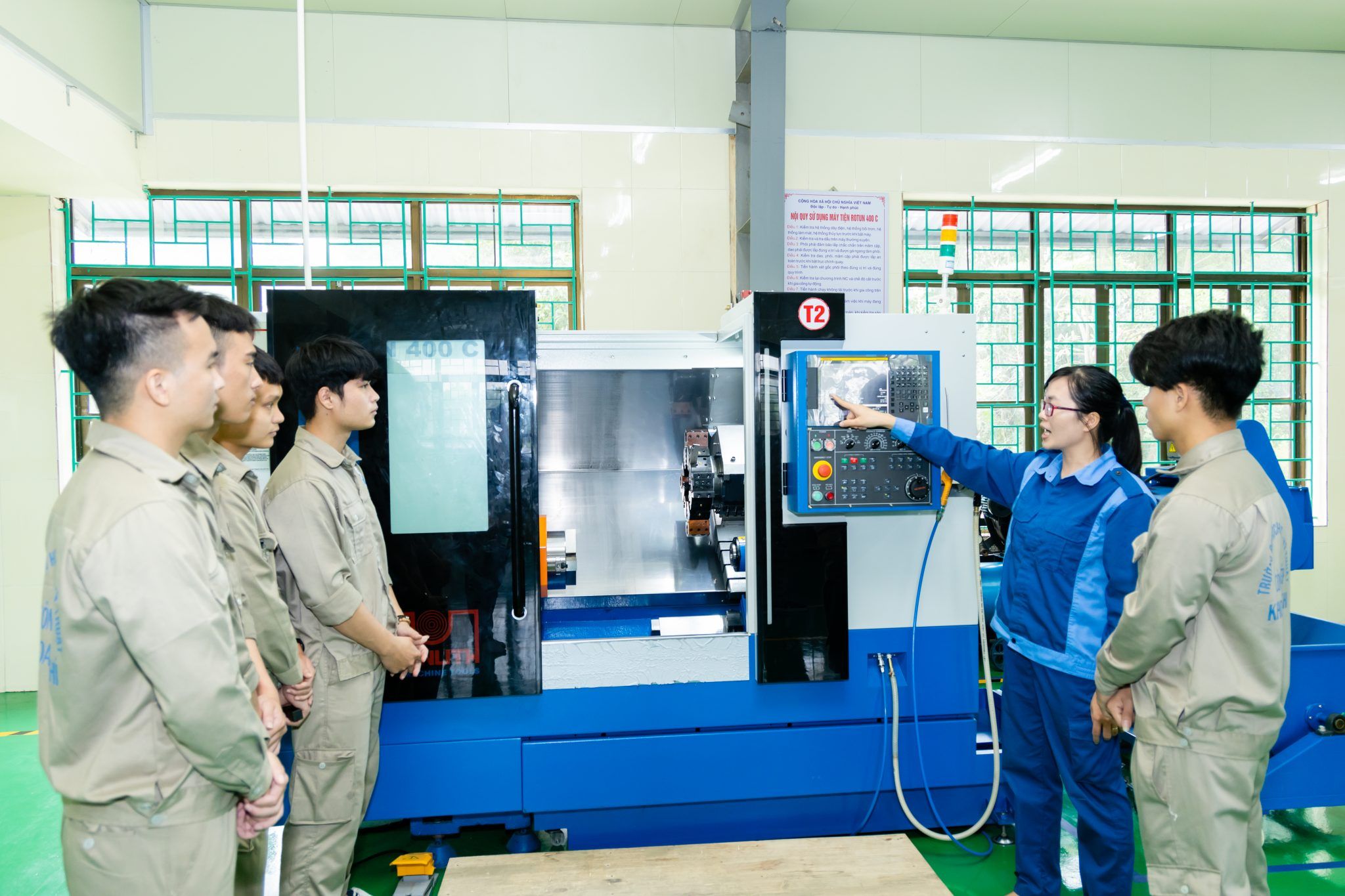 HAECO signs MoU with UNETI to strengthen practical aviation training in Vietnam_3.jpg